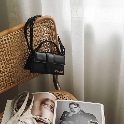 Túi jacquemus size 18 đeo chéo đeo hông dán ngang hot hit , mác nổi tang vàng