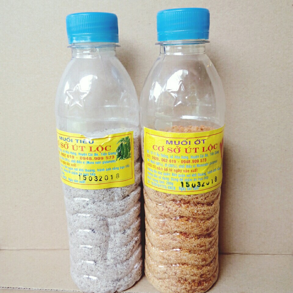 Bộ 2 chai muối tiêu và muối ớt