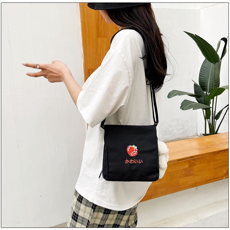 Túi canvas họa tiết dâu tây, túi đeo vai, đeo chéo đi học siêu xinh phong cách Nhật Bản, phụ kiện Emmer