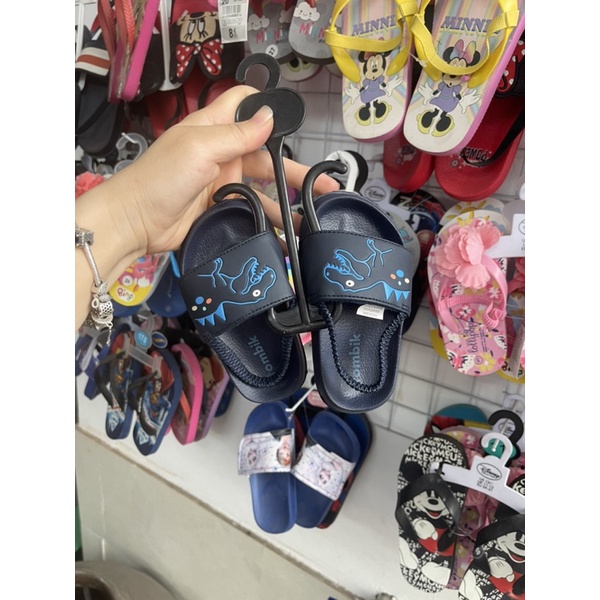 Dép lê quai xuất dư