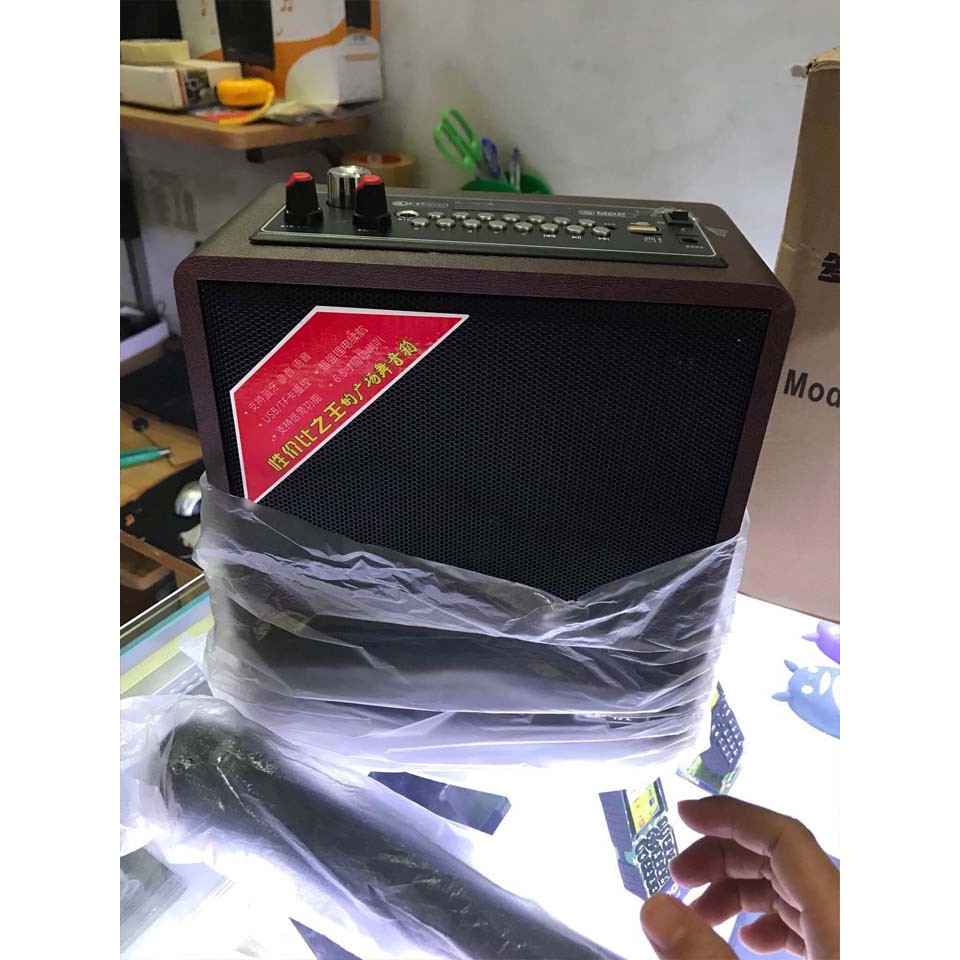 Loa Karaoke Mini Bluetooth A061 Tặng Micro Không Dây