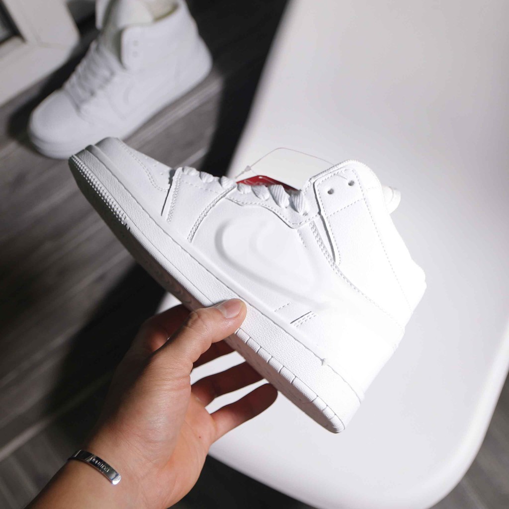 Giày Jordan Sneaker Nam,Nữ  Fullbox + Freeship Giá Siêu Rẻ