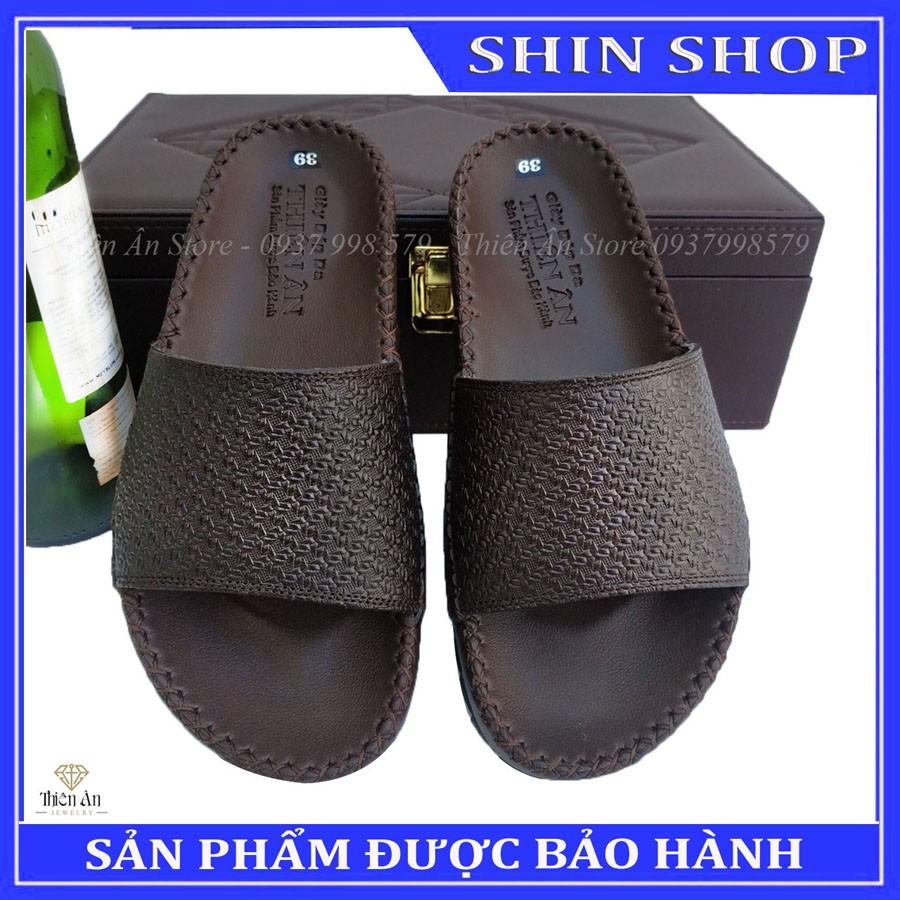 Dép da nam quai ngang dập nổi vân in hoa mai màu NÂU cực sang trọng - D95