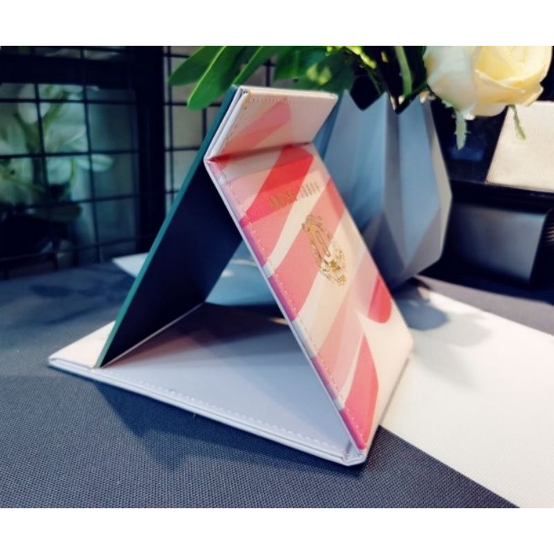 [ Gift hãng ] Gương Gập Để Bàn B0BBI.BR0WN Nền Hồng