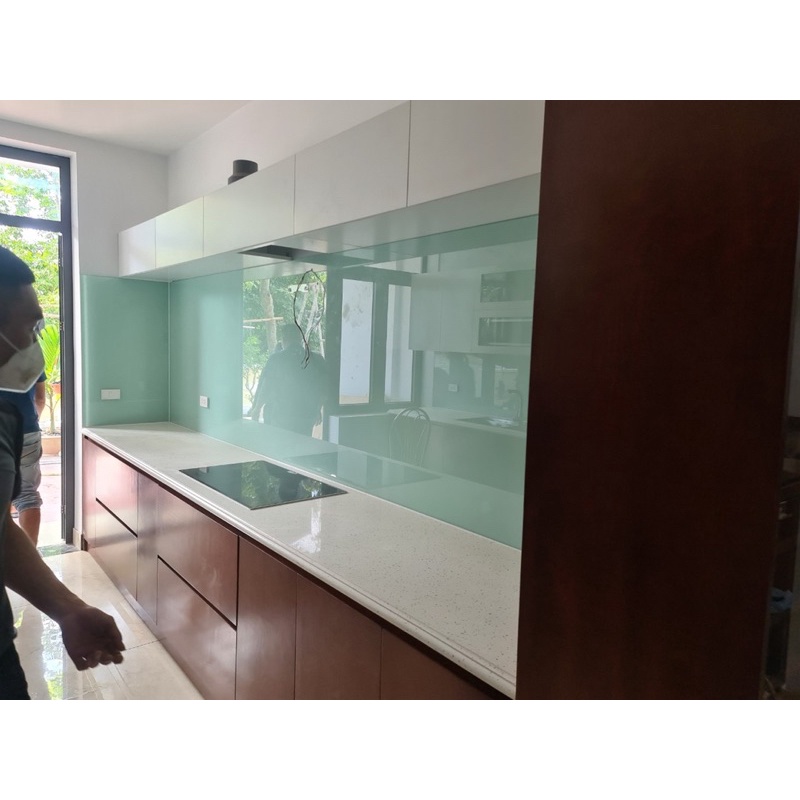 KÍNH MÀU ỐP BẾP MÀU XANH