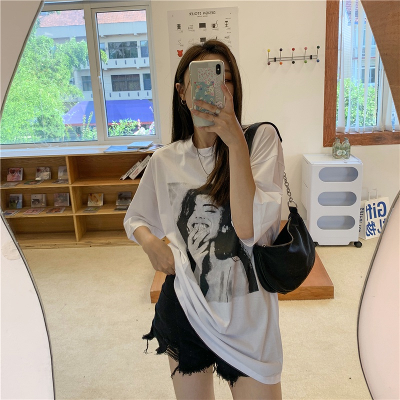 Áo Thun Nữ Ngắn Tay Cổ Tròn In Hình Thời Trang