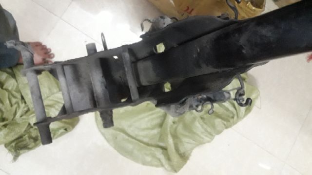 Khung sườn wa hay rs rin rã xe.Còn nguyên xi rin,có trầy .