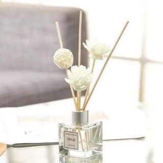 Tinh dầu để thơm phòng kèm hoa khô