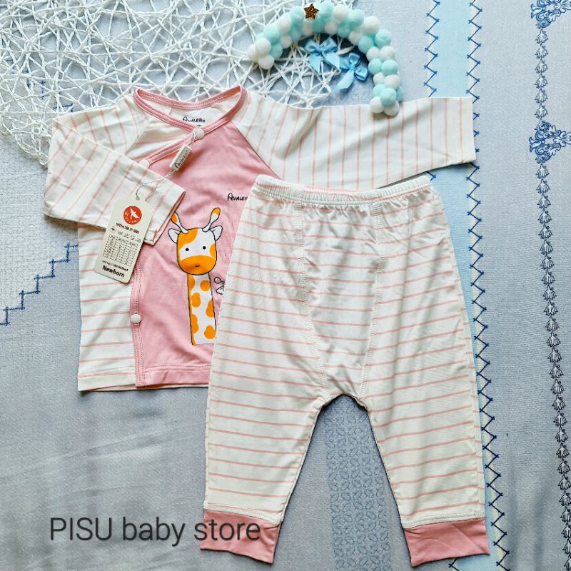 Avaler - Bộ dài tay cài chéo sợi tre mềm mướt êm dịu cho da bé