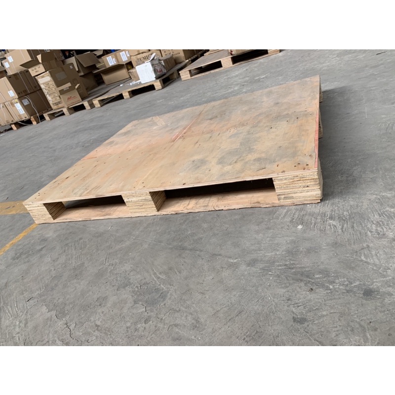 Pallet nhựa, pallet ván ép