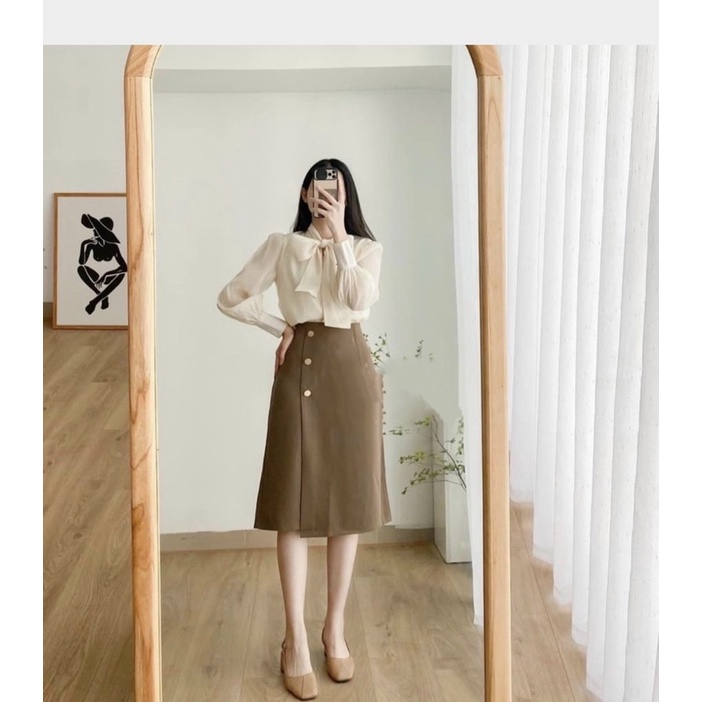 Chân váy A dài 3 cúc đồng