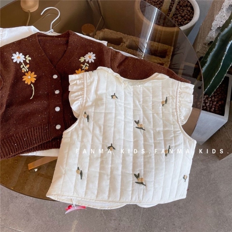 Áo gile cánh tiên lót nỉ hoạ tiết olive cho bé gái