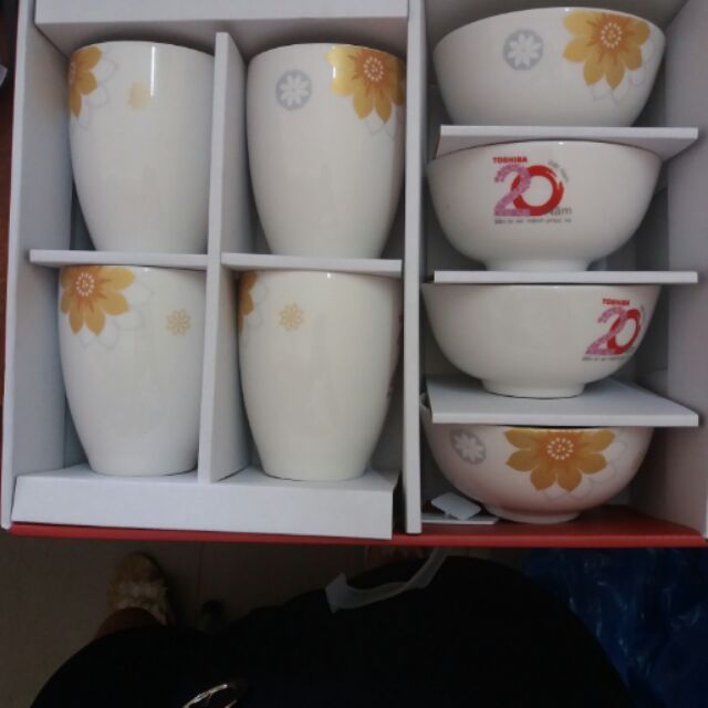 Bộ 4 bát và 4 cốc