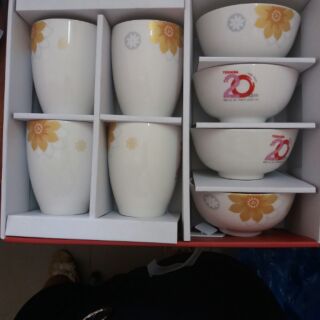 Bộ 4 bát và 4 cốc
