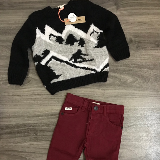 Set bộ quần áo len River Island Uk salee giá vừa rẻ chất lại đẹp bé mặc sành điệu vô cùng nha các mẹ ơi sắm nhanh nhé ..