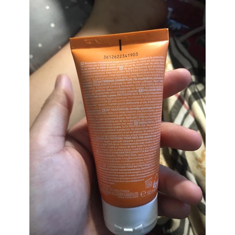 Kem chống nắng Vichy Spf50 - Guu