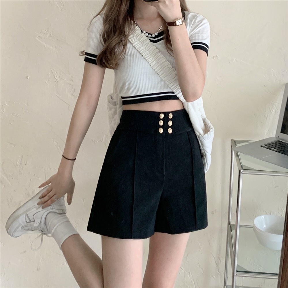 Quần short nữ cạp cao ống rộng CHAT lưng cao 6 khuy vải tuyết mưa Q40