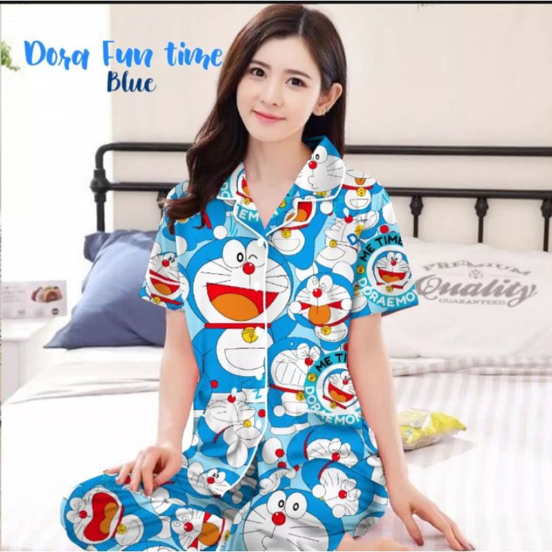 Bộ Đồ Ngủ Họa Tiết Doraemon Xinh Xắn Dành Cho Nữ