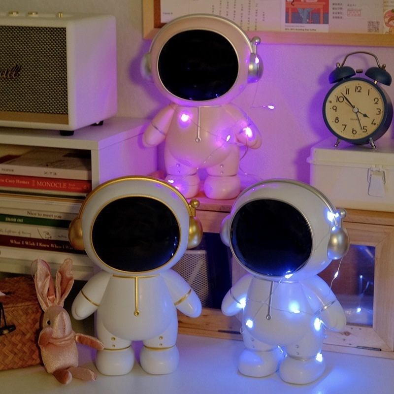 Đèn led mô hình phi hành gia ống tiết kiệm kiểu đứng quà tặng ý nghĩ cho trẻ em PAPAZUM D4.027.HO
