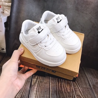 Giày sneaker Ni ke bé trai-trắng