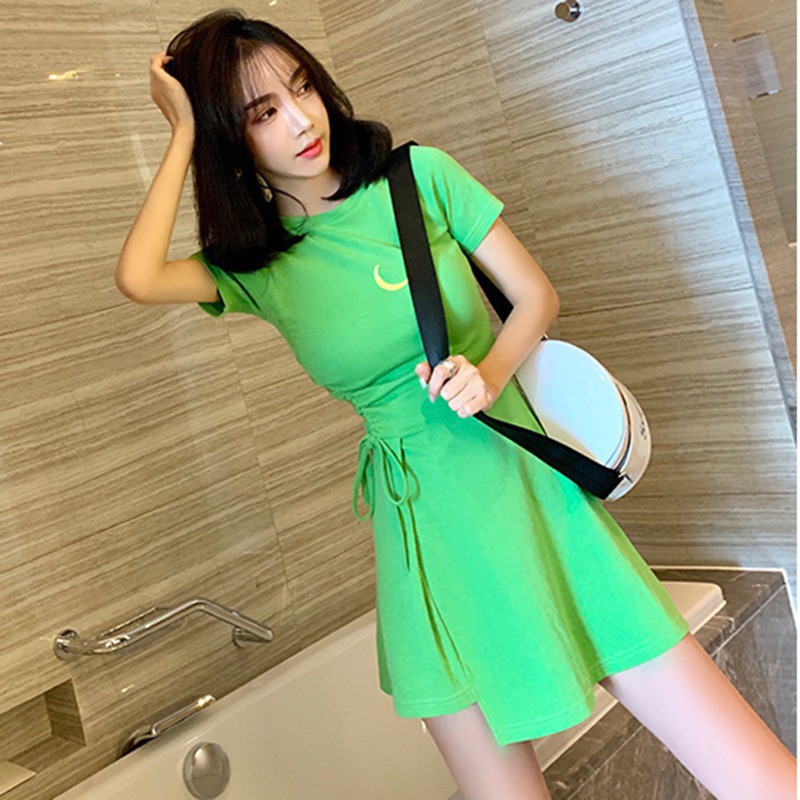 Đầm tay ngắn hoạ tiết mặt trăng độc đáo | BigBuy360 - bigbuy360.vn