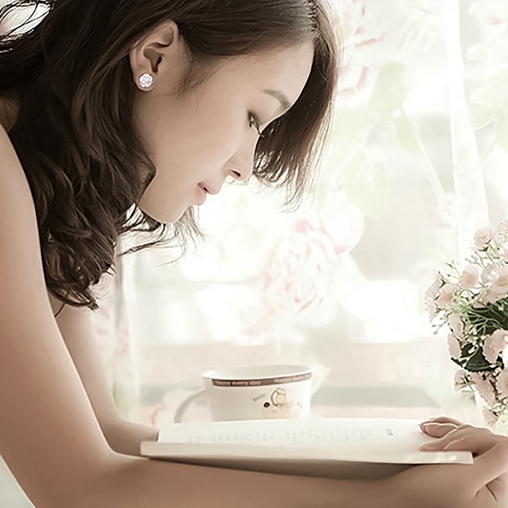 Đôi bông tai hình bông hoa đính kim cương thời trang cho nữ