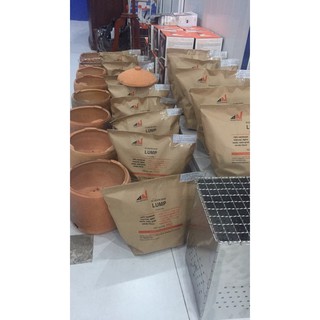 Bếp nướng nồi đất tại bàn phong cách nhật bản. Binchotan