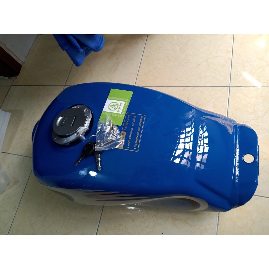 Bình xăng lớn có khoá nắp Âm màu anh