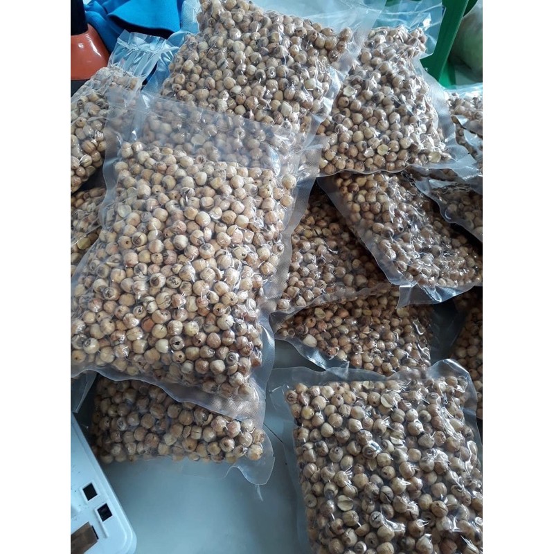 Sen khô Huế [ Sen được chọn lựa những hạt thật già, nên rất bở ngon] 500g