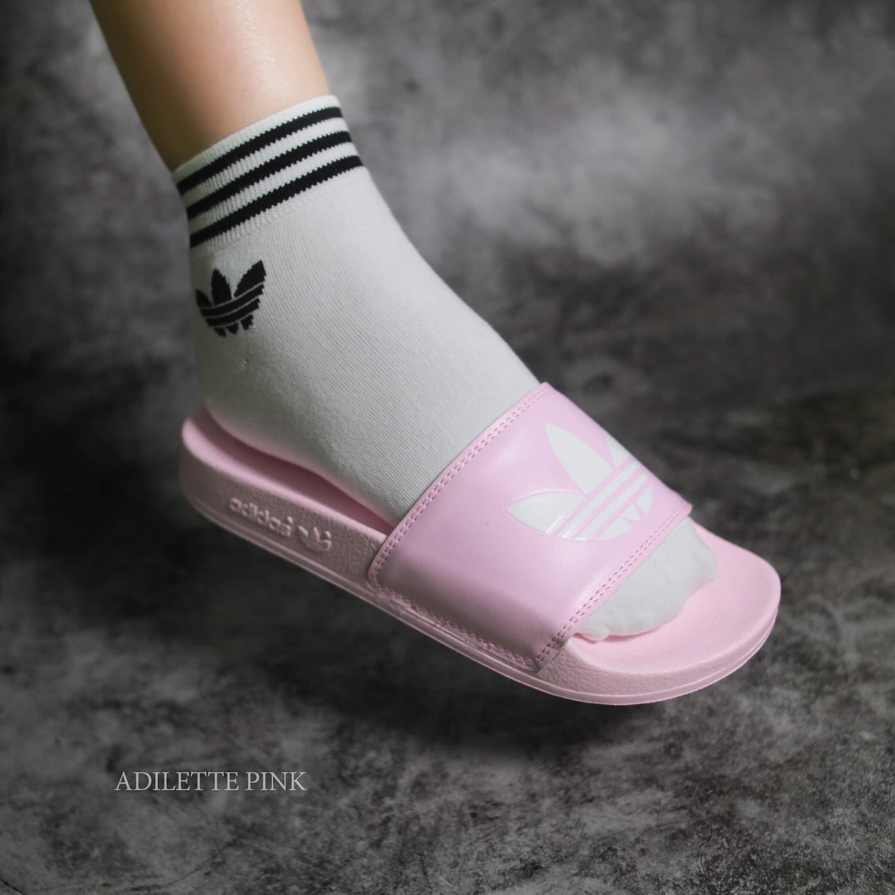 (HÀNG XUẤT XỊN) Dép das hồng nhạt Adilette Slides Lite Pink Women Made in Italy full box tem tag code