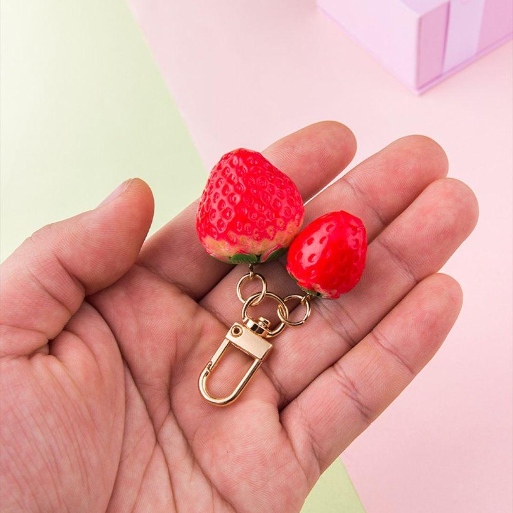 Móc Khóa Hình Trái Dâu Xinh Xắn Dễ Thương