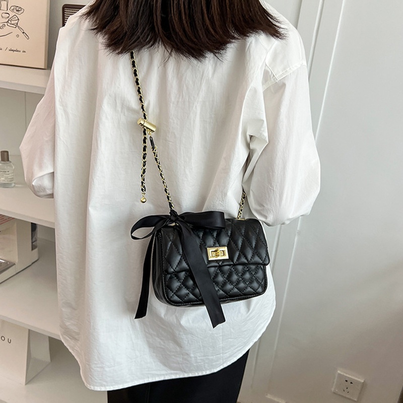 Túi Đeo Vai Hình Thoi Phối Dây Xích Thời Trang Cho Nữ