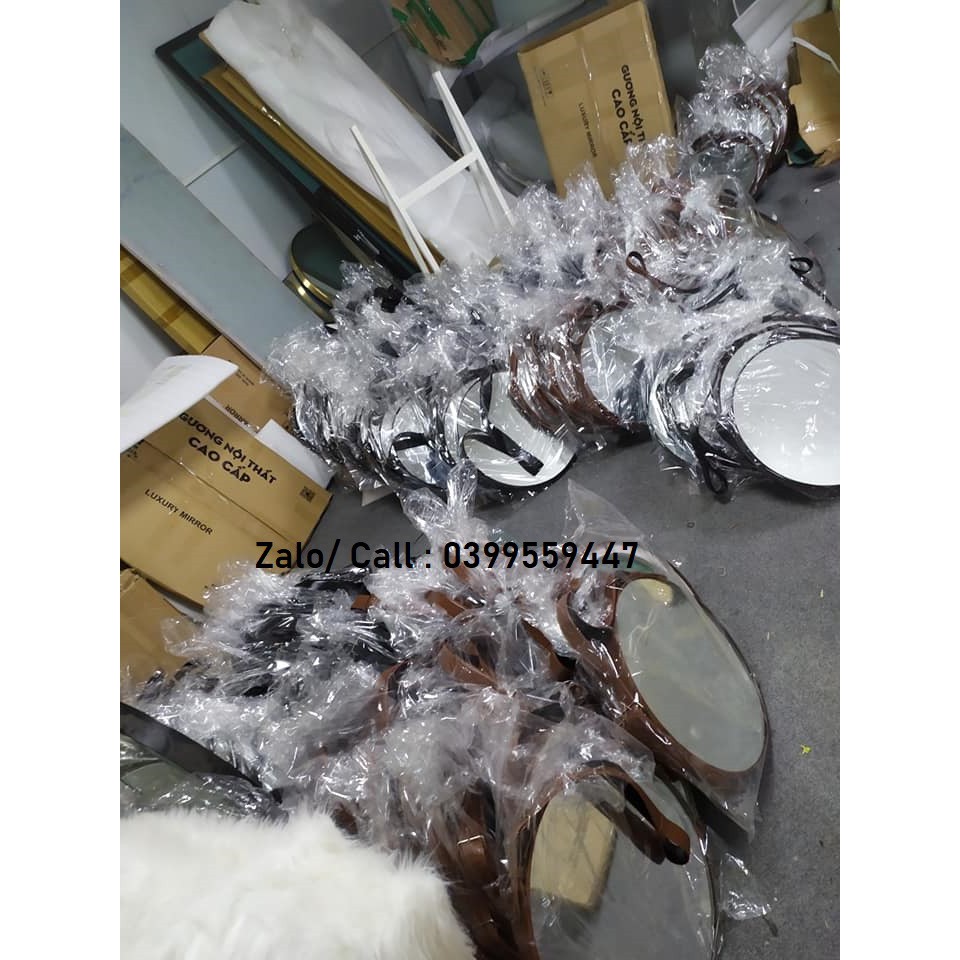 Gương treo tường dây da đầy đủ kích thước màu da và phụ kiện lắp đặt