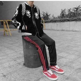 QUẦN STRIPED PANT ĐEN 3LINE ĐỎ
