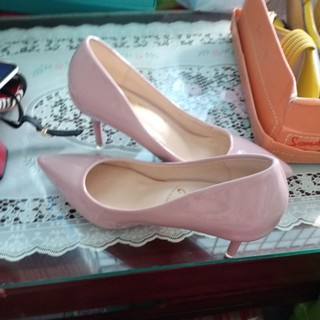 Giày khách chốt trên live