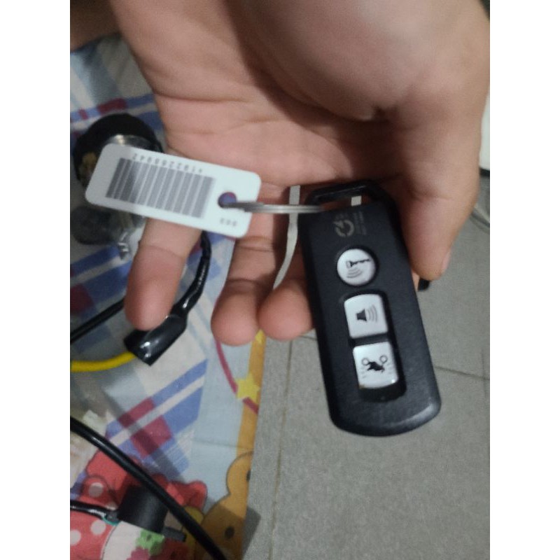 Smartkey chính hãng honda chế sẵn cho ex135 , ex150 , sh ý.