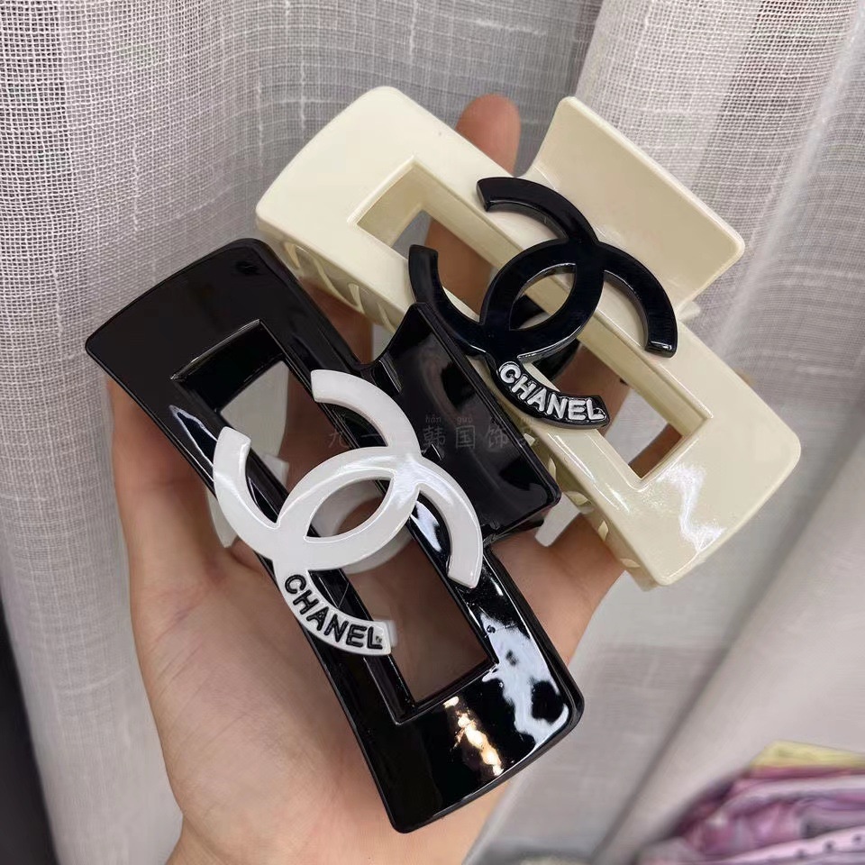 Kẹp Tóc CC 10CM Hình Cá Mập Kích Thước Lớn Phối Lông Nhung Nổi Tiếng ins Dành Cho Bạn Nữ