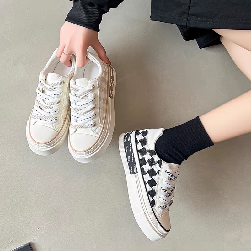 Giày thể thao Vải Nữ độn đế 3p chữ OOO hàng xuất xịn