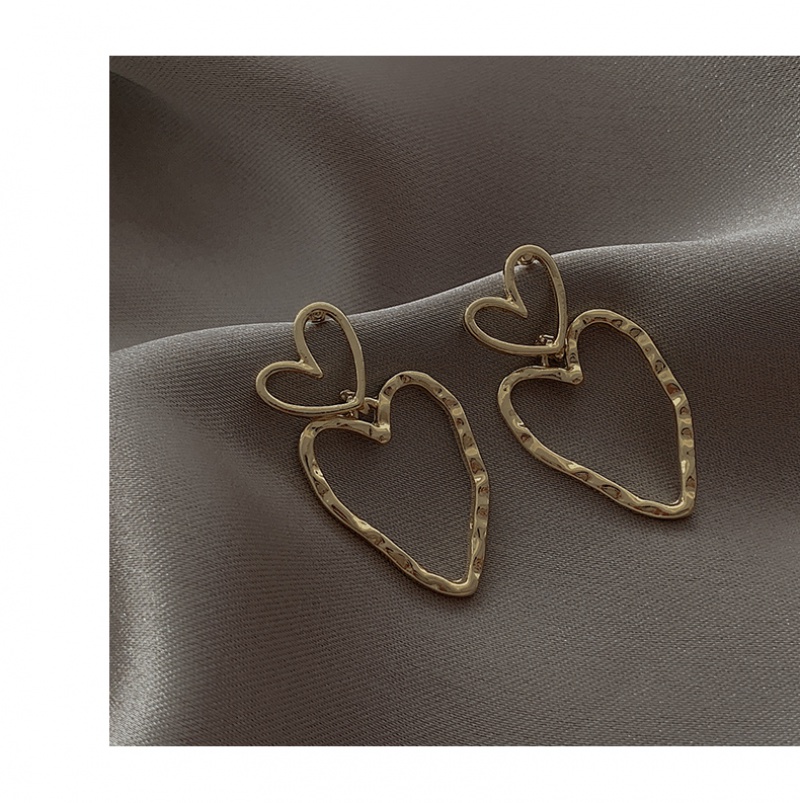 Hoa tai mạ bạc hình trái tim phong cách Hàn Quốc 2023