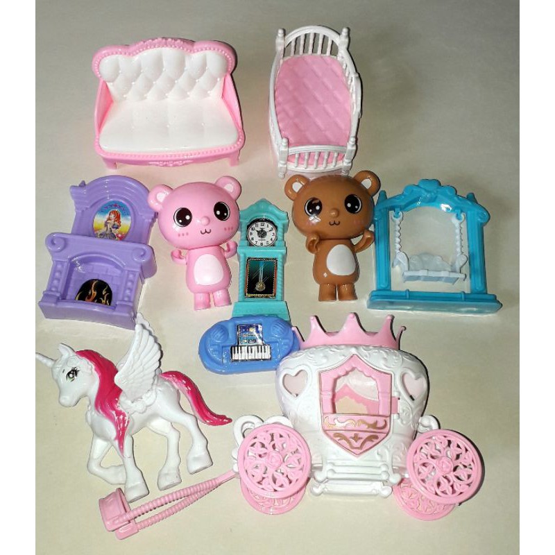 Sét Đồ chơi Nội thất và xe ngựa của công chúa Bạch Tuyết bằng nhựa rất đẹp