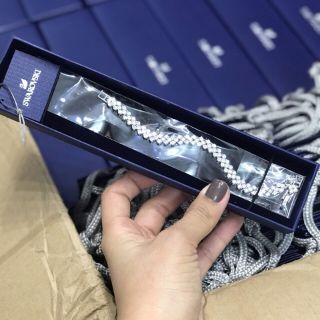 Vòng tay pha lê Swarovski