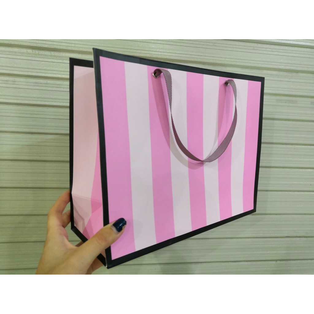 mẫu túi 33 - túi giấy siêu rẻ thời trang nữ đựng quần áo quà tặng các loại size 22x27.5x11cm