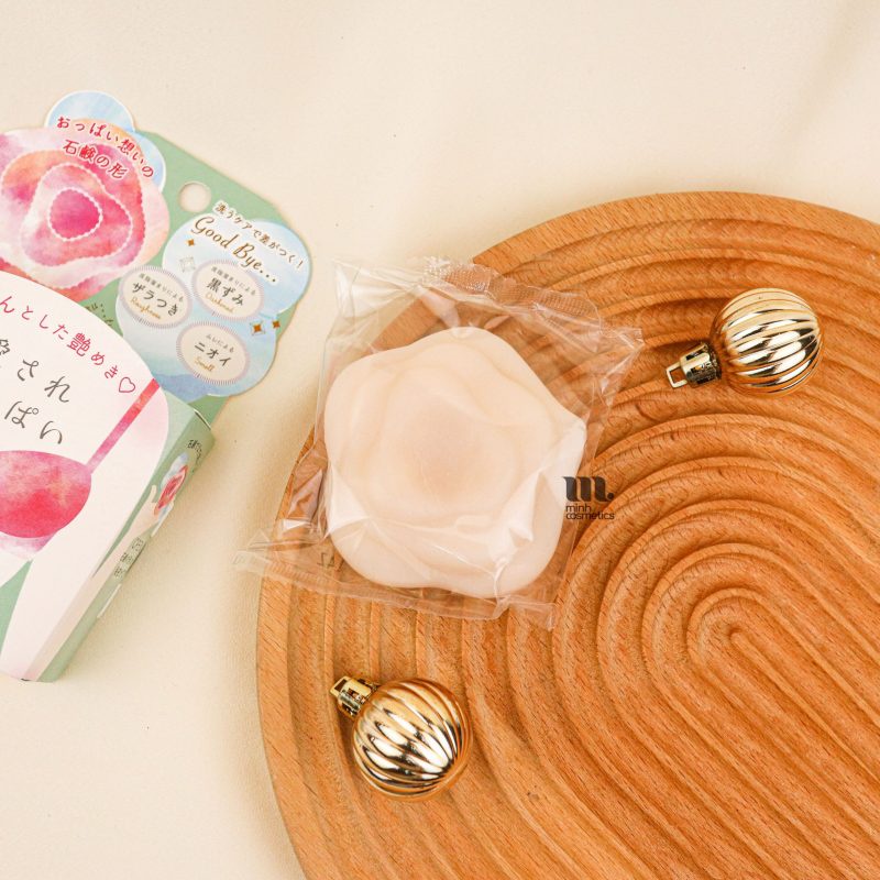 Xà Phòng Dưỡng Da Cho Ngực Pelican Lovely Boobs Care Soap 80g