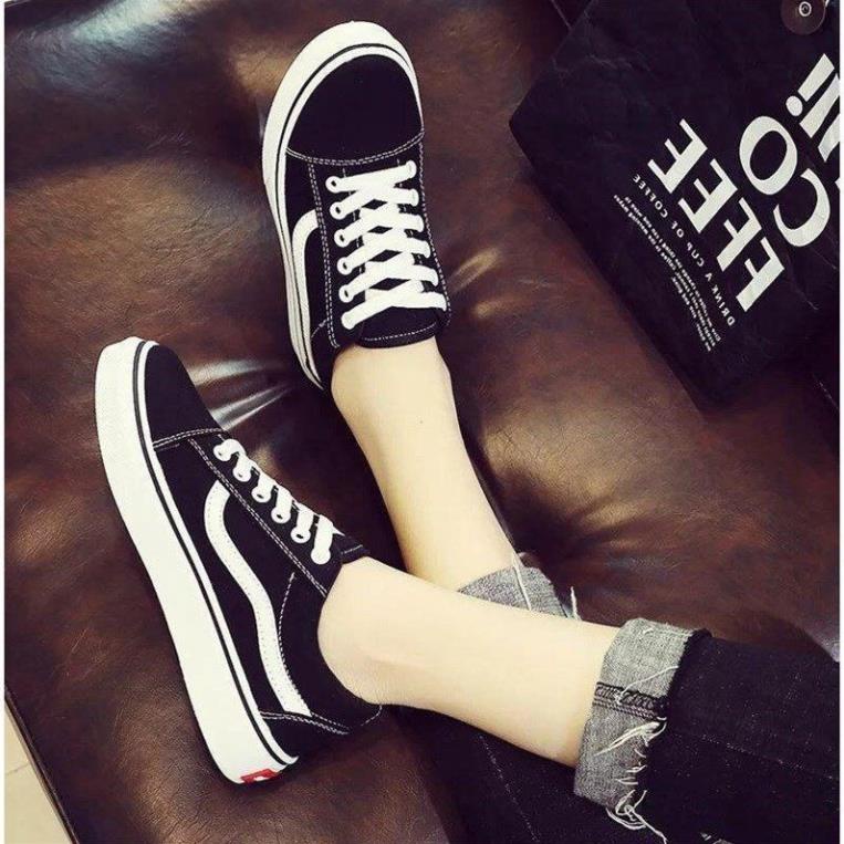 GIÀY VAN NAM NỮ MÀU ĐEN KẺ SỌC TRẮNG HOT TREND - GIÀY MINT STORE & .