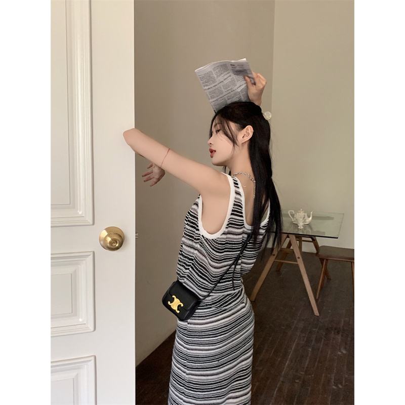 QADCOL  Set Áo Thun Ngắn Tay Sọc Ngang + Chân Váy Ôm Thời Trang Dành Cho Nữ