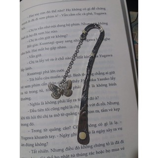 BOOKMARK DẠ QUANG CHẶN SÁCH - Hình trâm cài con bướm