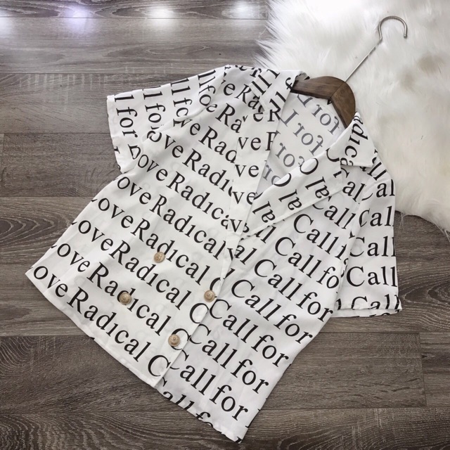 Áo cổ vest chữ