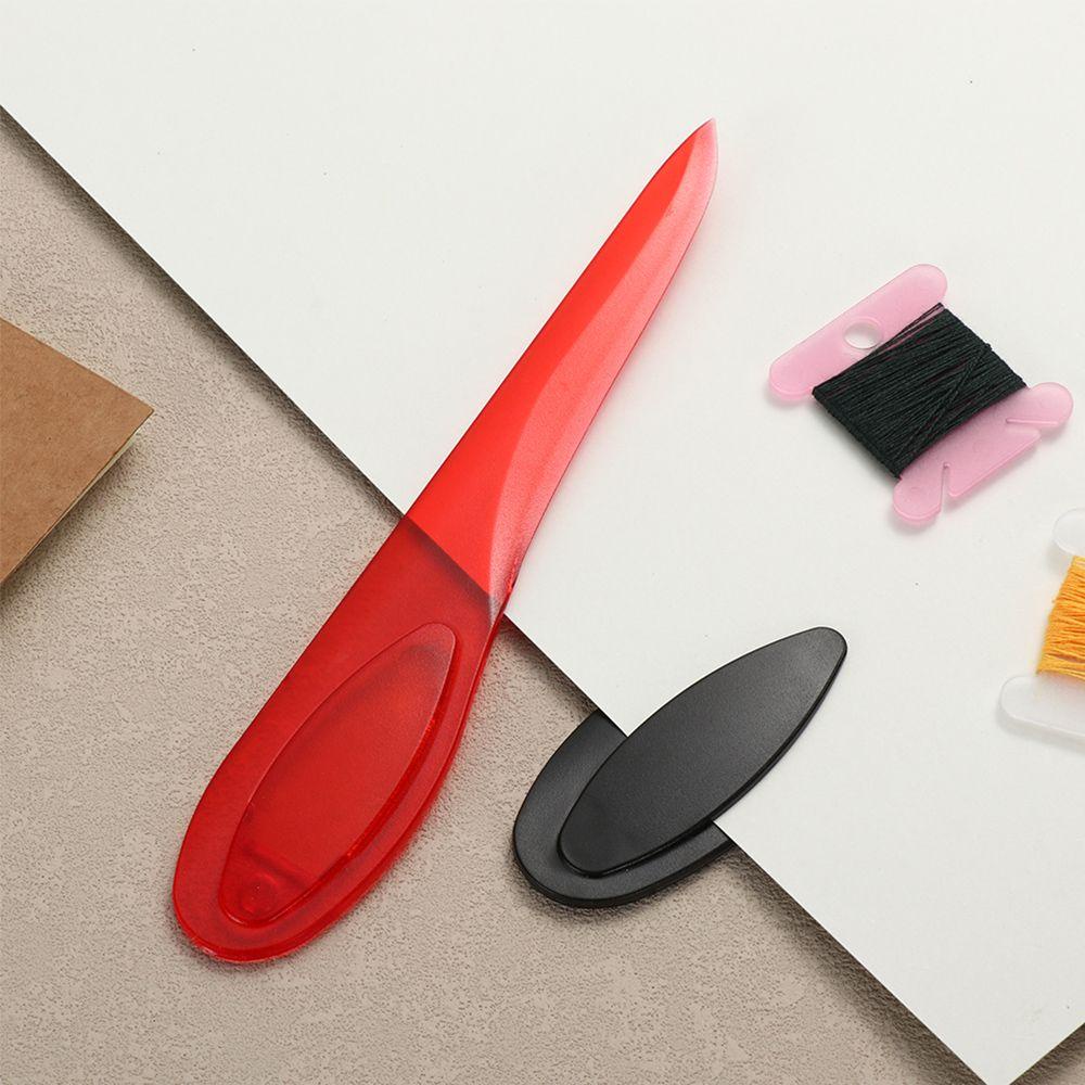 1 Dụng Cụ May Vá Bằng Nhựa Nhiều Màu