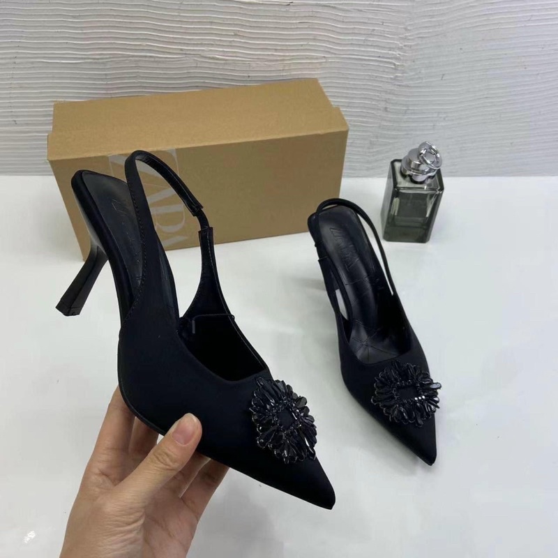 Guốc Zara đính đá sẵn 39