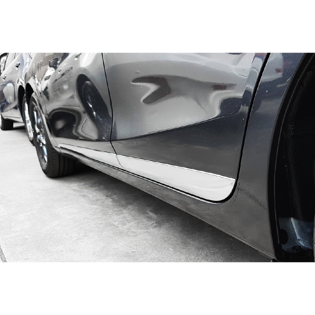 Nẹp sườn theo xe Mazda 2 2015-2021